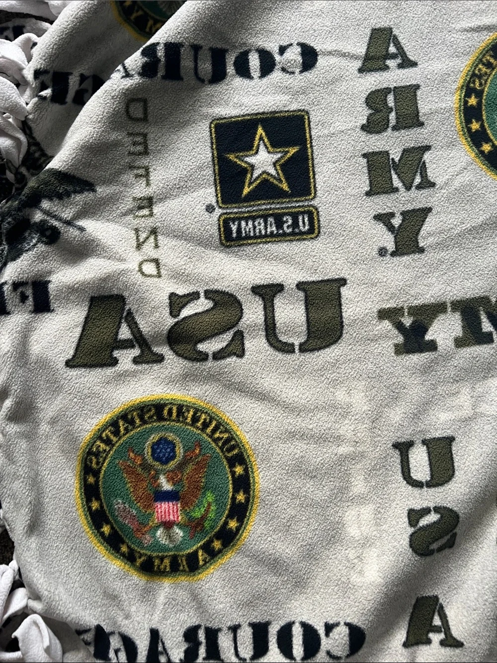 U.S. Army White & Green Fleece Tie-Blanket with Military Seals